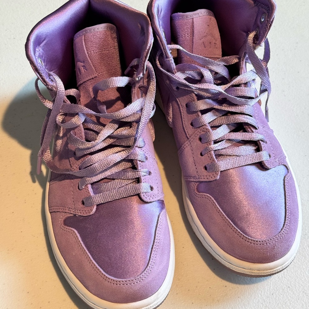Women’s Nike Air Jordan 1 Retro Size 9.5